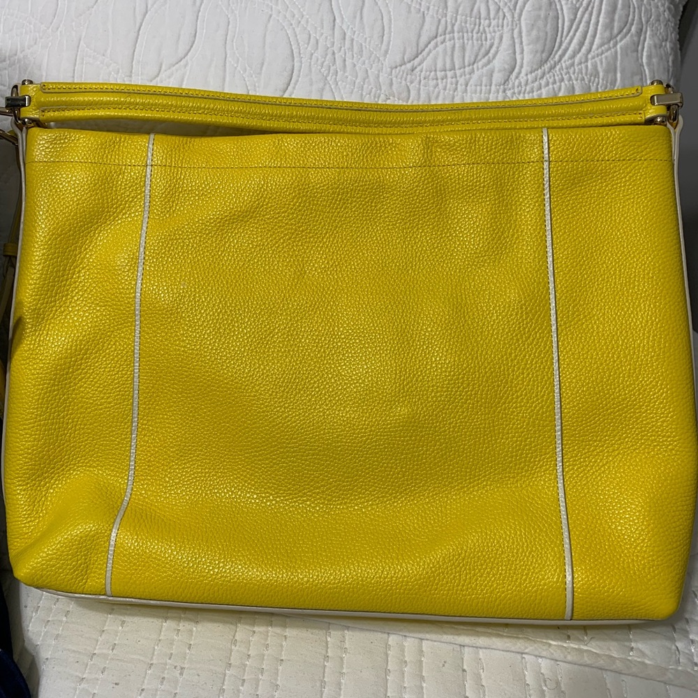 Coach Handbag ✨ - Picture 2 of 5